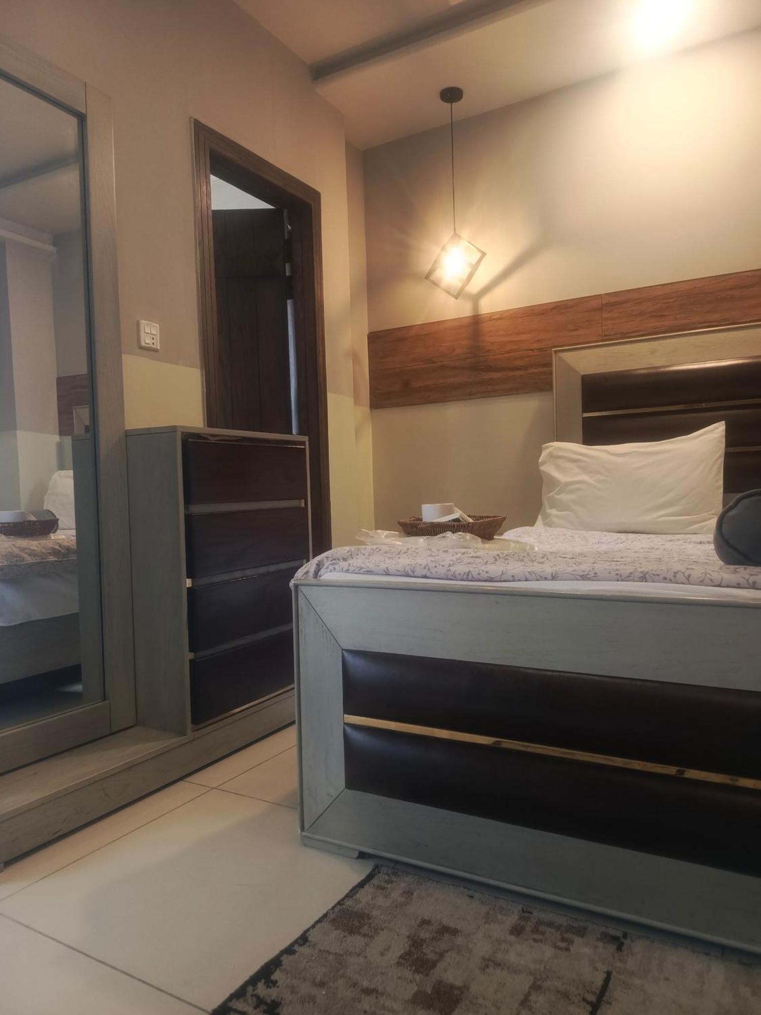 Pine Apartments Civic Center Bahria Town Islamabad Rávalpindí Exteriér fotografie