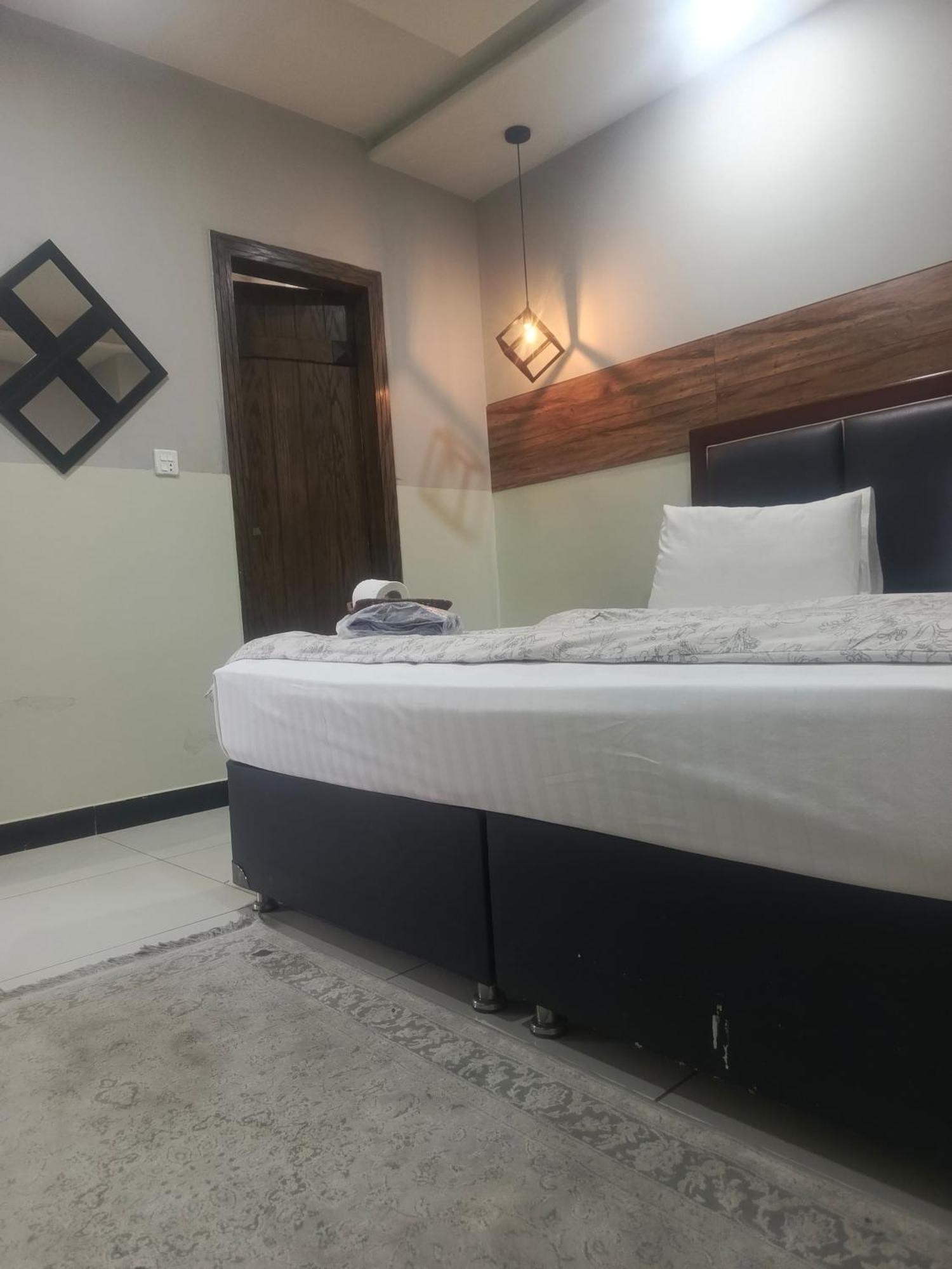 Pine Apartments Civic Center Bahria Town Islamabad Rávalpindí Exteriér fotografie